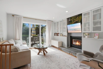 Kitchen Island Photo of 2015 Creelman Avenue, Vancouver, BC