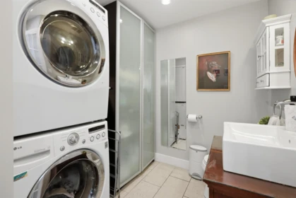 Walk-In Closet Photo of 2015 Creelman Avenue, Vancouver, BC