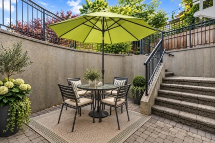 Swimming Pool Photo of 2360 Jefferson Avenue, West Vancouver, BC