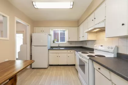 Walk-In Closet Photo of 1157 Eagleridge Drive, Coquitlam, BC