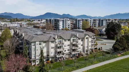 Outdoor Deck Photo of 304 45520 Knight Road, Chilliwack, BC