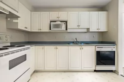 Primary Bedroom Photo of 304 45520 Knight Road, Chilliwack, BC