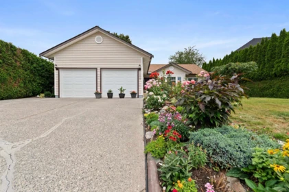 Garden / Landscaping Photo of 45575 Worthington Place, Chilliwack, BC