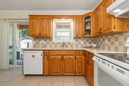 Guest Bathroom Photo of 45575 Worthington Place, Chilliwack, BC