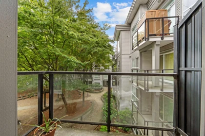Breakfast Nook Photo of 422 13733 107a Avenue, Surrey, BC