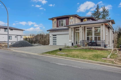 33945 Tooley Place, Mission, BC, Mission — Single Family Residence for sale