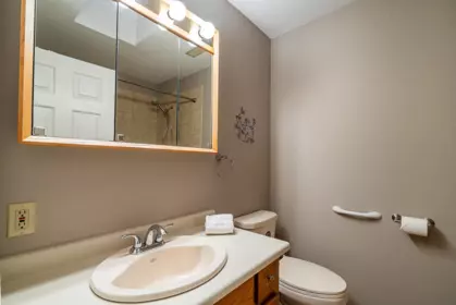 Entry Foyer Photo of 8640 148a Street, Surrey, BC