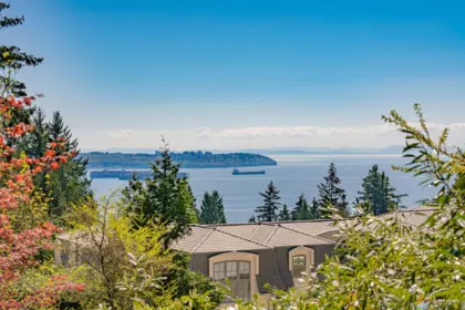 2261 Gisby Street, West Vancouver, BC, West Vancouver — Single Family Residence for sale