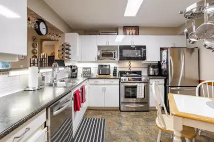 402 3075 Primrose Lane, Coquitlam, BC, Coquitlam — Apartment/Condo for sale
