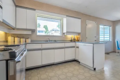39 Courtney Crescent, New Westminster, BC, New westminster — Single Family Residence for sale
