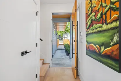 3086 E 8th Avenue, Vancouver, BC, Vancouver — Half Duplex for sale