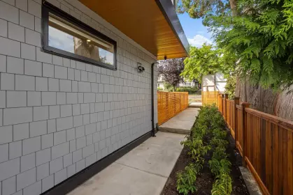 3086 E 8th Avenue, Vancouver, BC, Vancouver — Half Duplex for sale