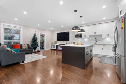 18198 70 Avenue, Surrey, BC, Surrey — Half Duplex for sale