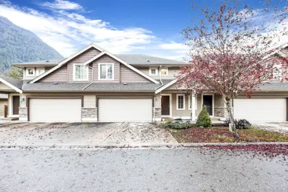 16 1175 7th Avenue, Hope, BC, Hope — Townhouse for sale