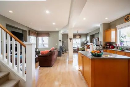 6869 192nd Street, Surrey, BC, Surrey — Single Family Residence for sale