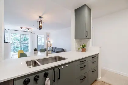 203 1537 Charles Street, Vancouver, BC, Vancouver — Apartment/Condo for sale