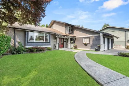 10711 Hermosa Drive, Delta, BC, Delta — Single Family Residence for sale