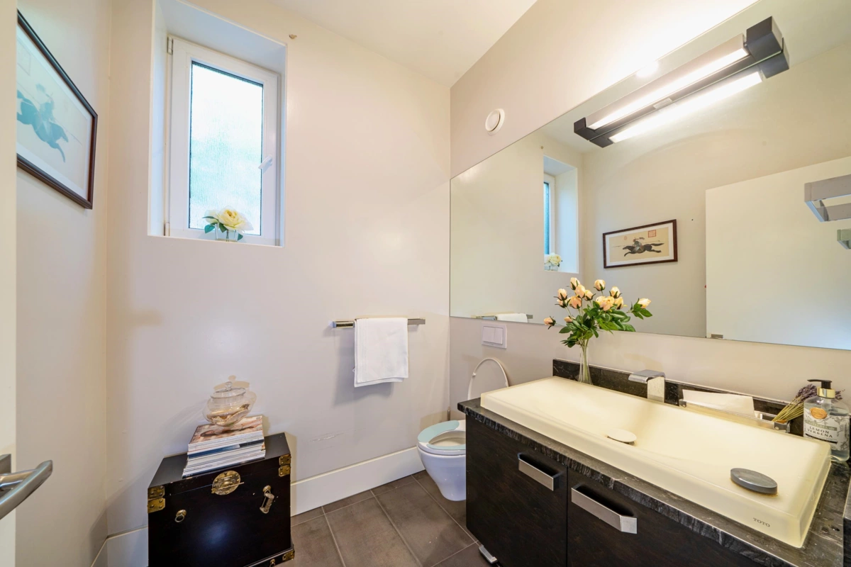 Entry Foyer Photo of 4350 Locarno Crescent, Vancouver, BC