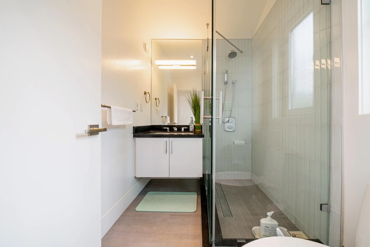 Garden / Landscaping Photo of 4350 Locarno Crescent, Vancouver, BC