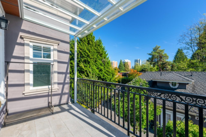 Hallway Photo of 738 W 54th Avenue, Vancouver, BC