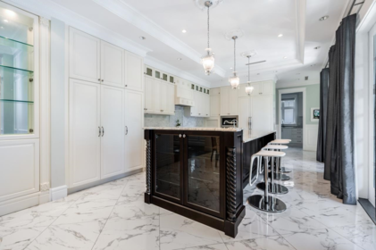 Kitchen Island Photo of 738 W 54th Avenue, Vancouver, BC