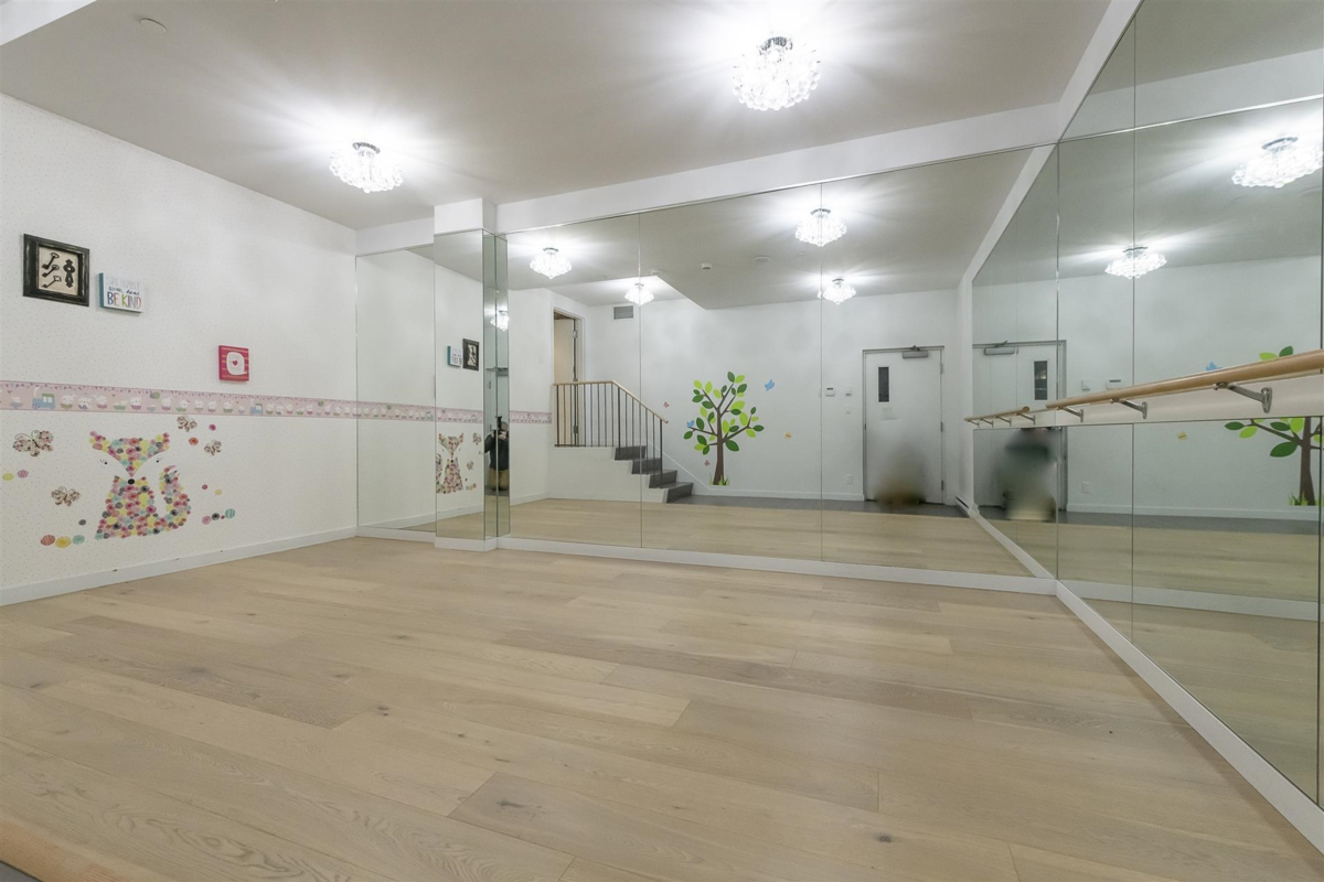 Entry Foyer Photo of 403 5111 Brighouse Way, Richmond, BC