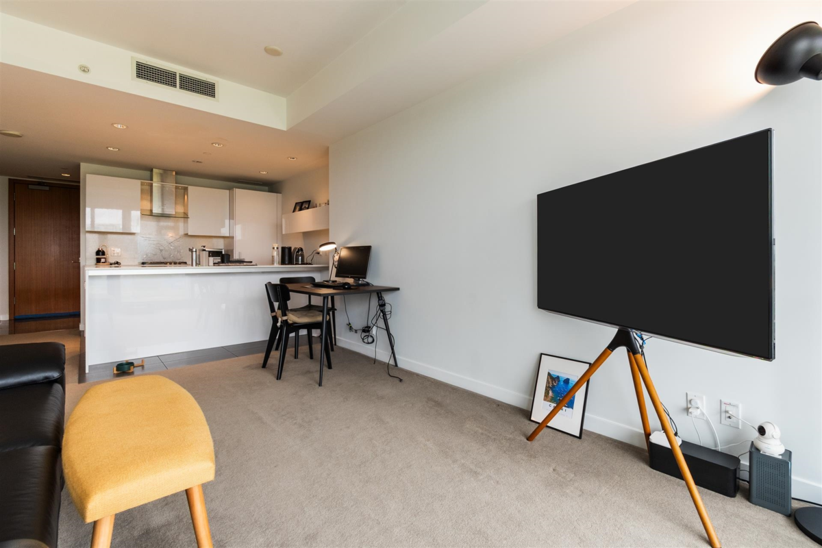 Kitchen Island Photo of 403 5111 Brighouse Way, Richmond, BC