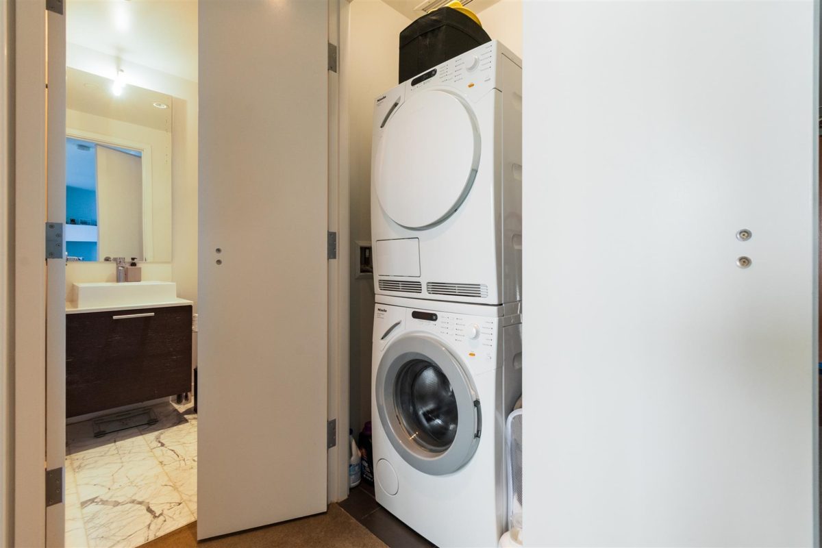 Primary Bathroom Photo of 403 5111 Brighouse Way, Richmond, BC