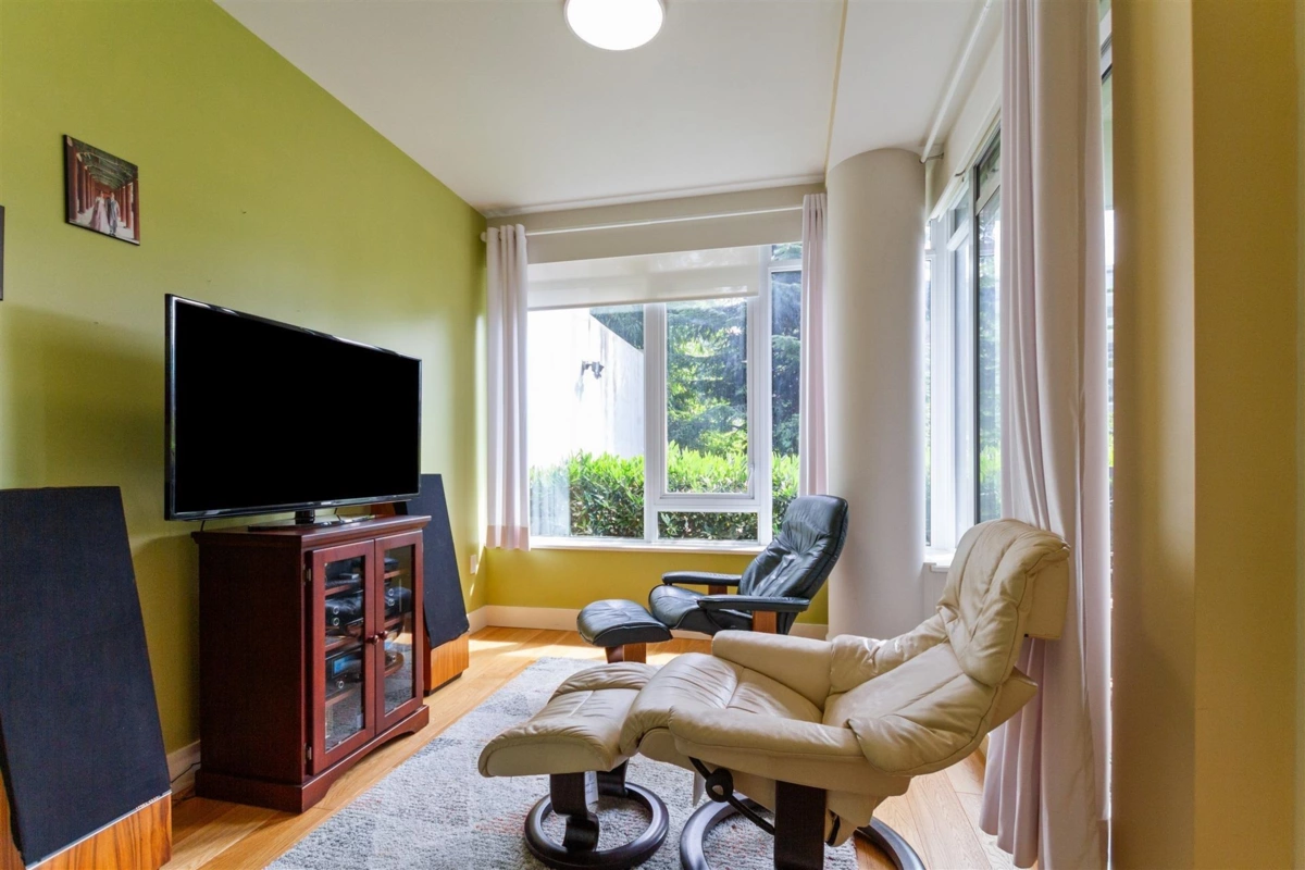 Office / Den Photo of 200 866 Arthur Erickson Place, West Vancouver, BC