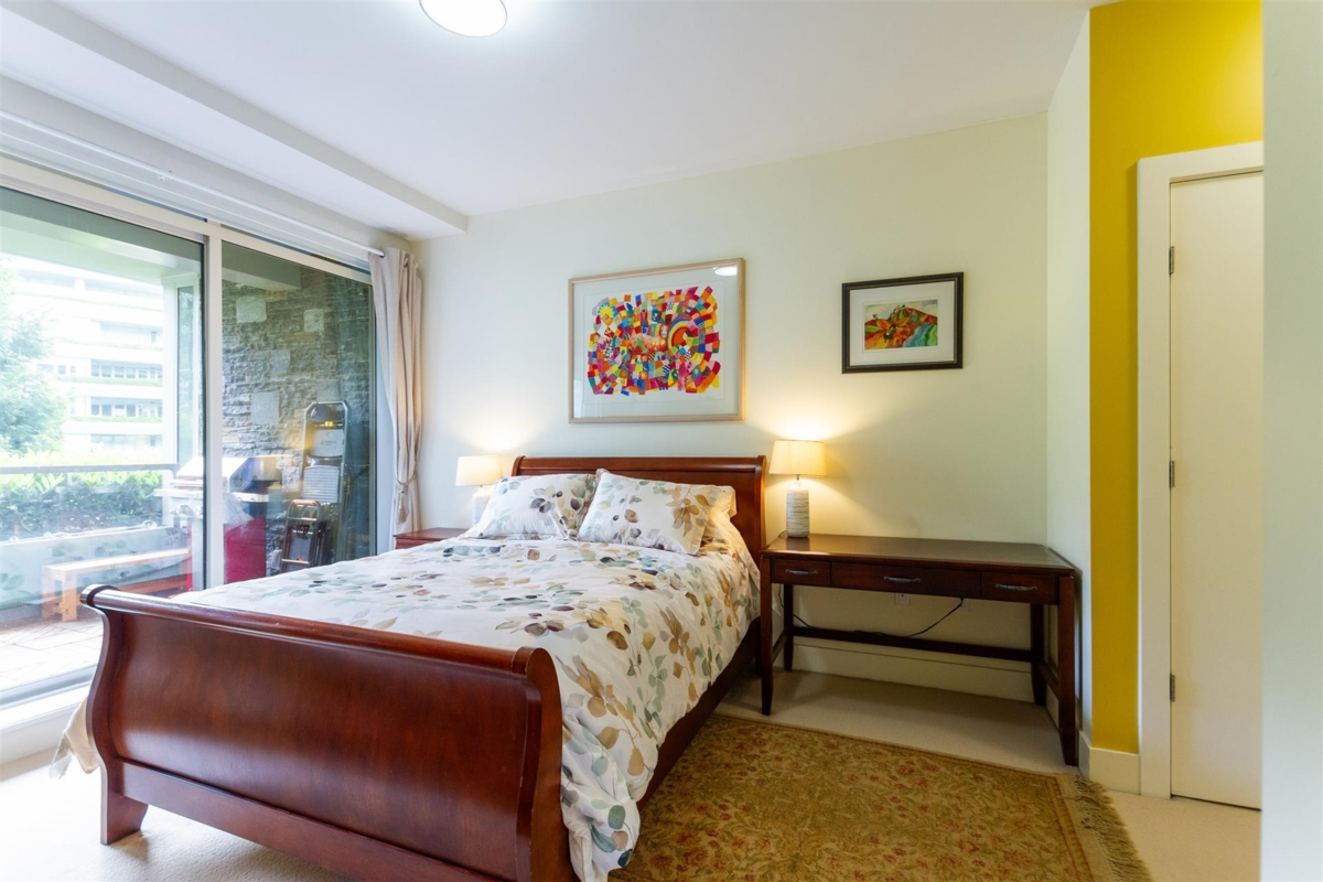 Primary Bathroom Photo of 200 866 Arthur Erickson Place, West Vancouver, BC