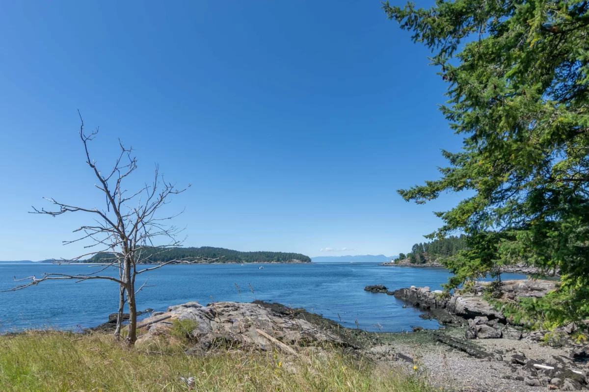 Breakfast Nook Photo of 495 Deacon Lane, Galiano Island, BC