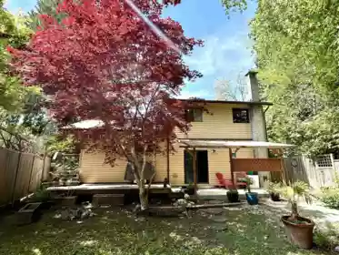 729 Maplewood Lane, Gibsons, BC, Gibsons — Single Family Residence for sale