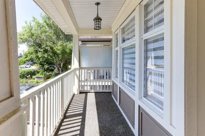 15451 Goggs Avenue, White Rock, BC, White Rock — Single Family Residence for sale