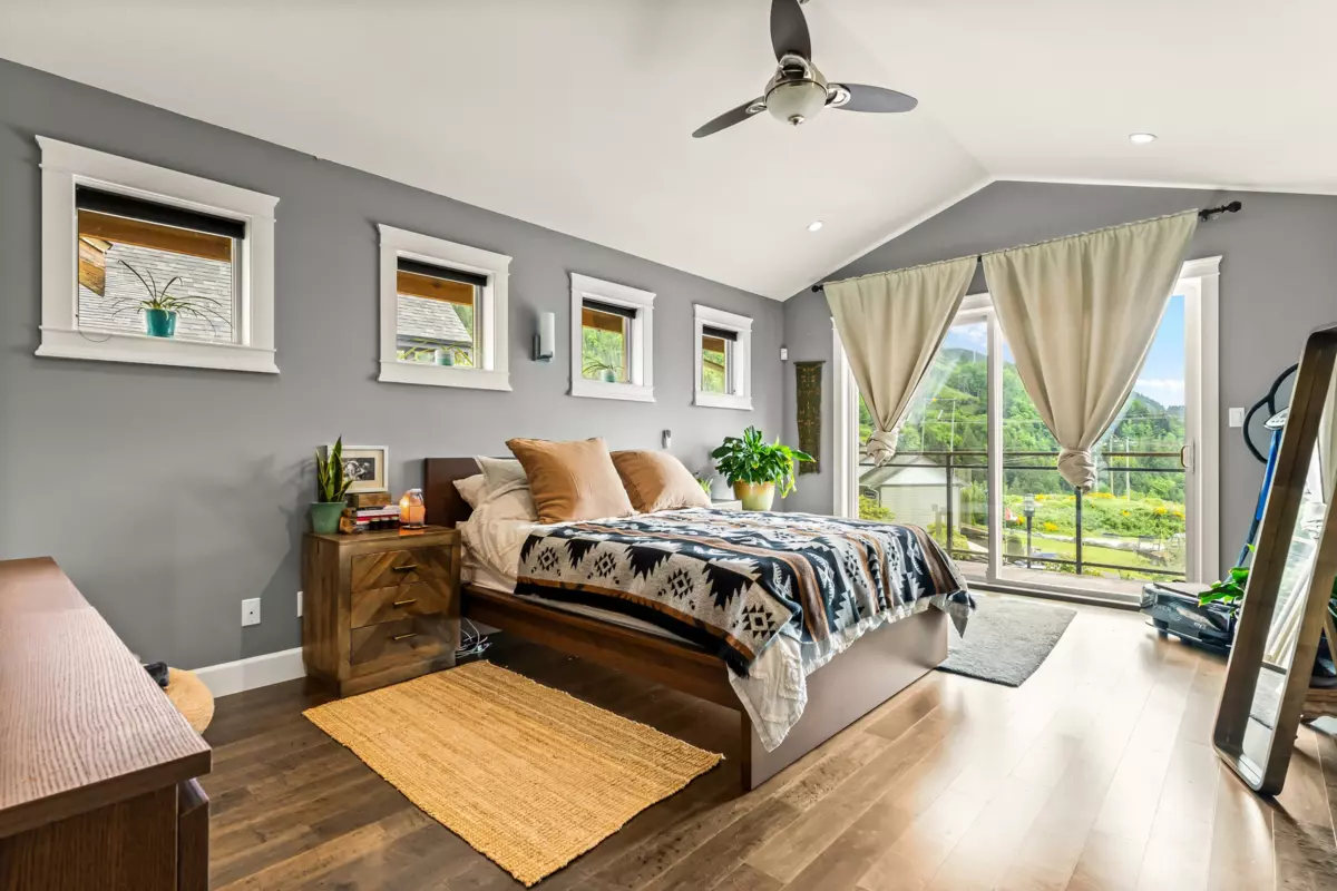 Bedroom 4 Photo of 915 Thistle Place, Britannia Beach, BC