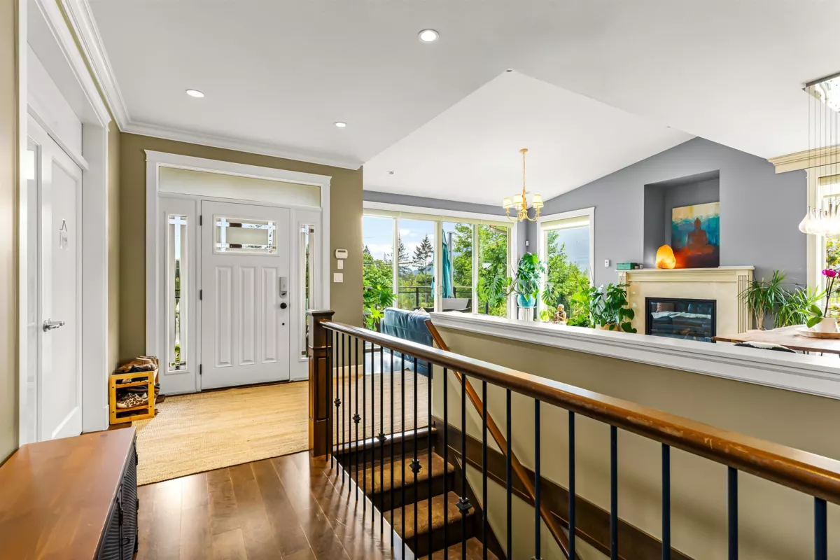 Family Room Photo of 915 Thistle Place, Britannia Beach, BC