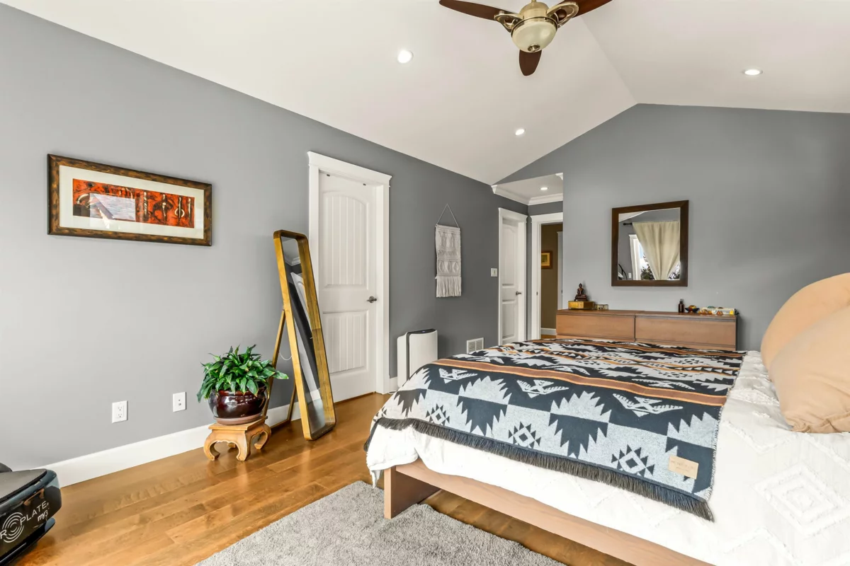 Loft / Bonus Room Photo of 915 Thistle Place, Britannia Beach, BC