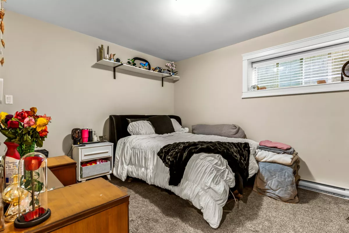 Staircase Photo of 915 Thistle Place, Britannia Beach, BC