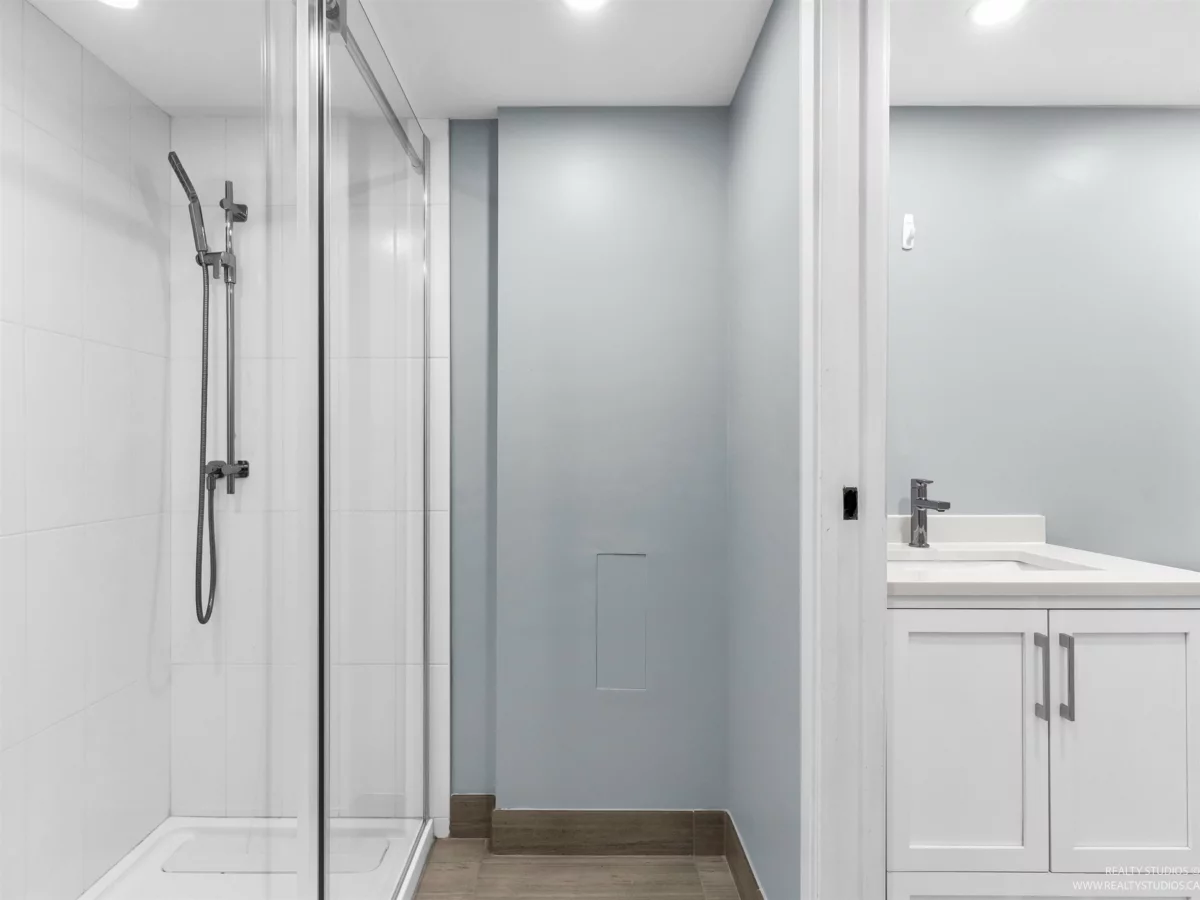 Basement Recreation Room Photo of 903 130 E 2nd Street, North Vancouver, BC