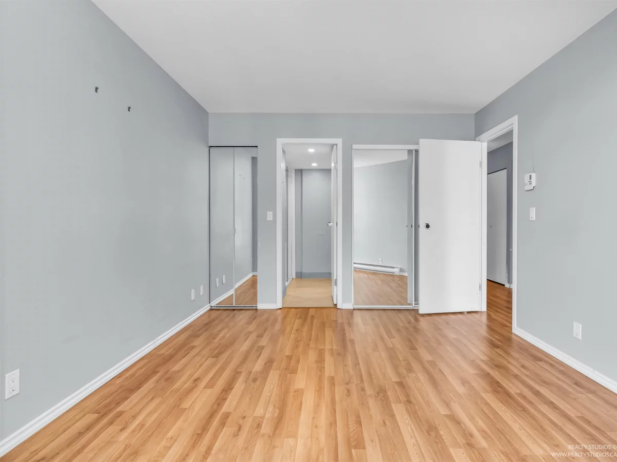 Hallway Photo of 903 130 E 2nd Street, North Vancouver, BC