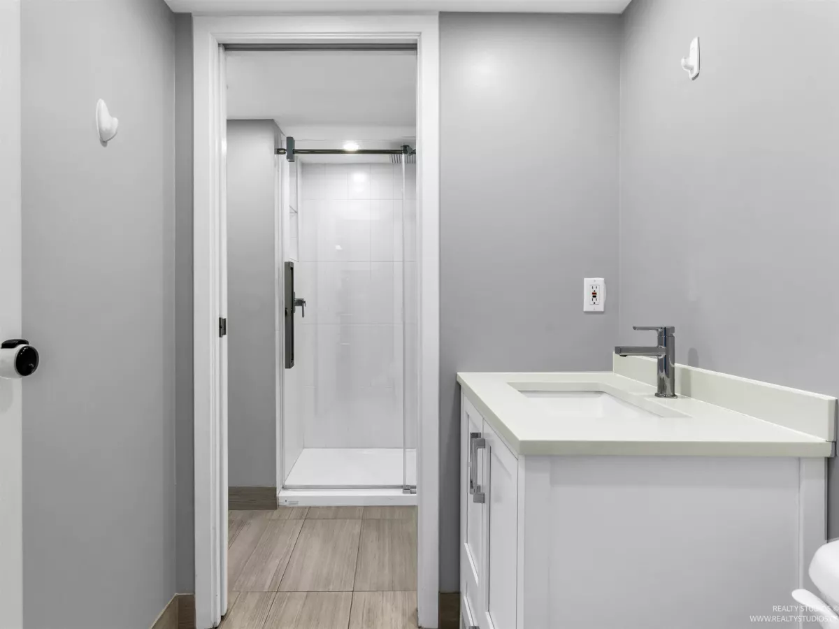 Loft / Bonus Room Photo of 903 130 E 2nd Street, North Vancouver, BC