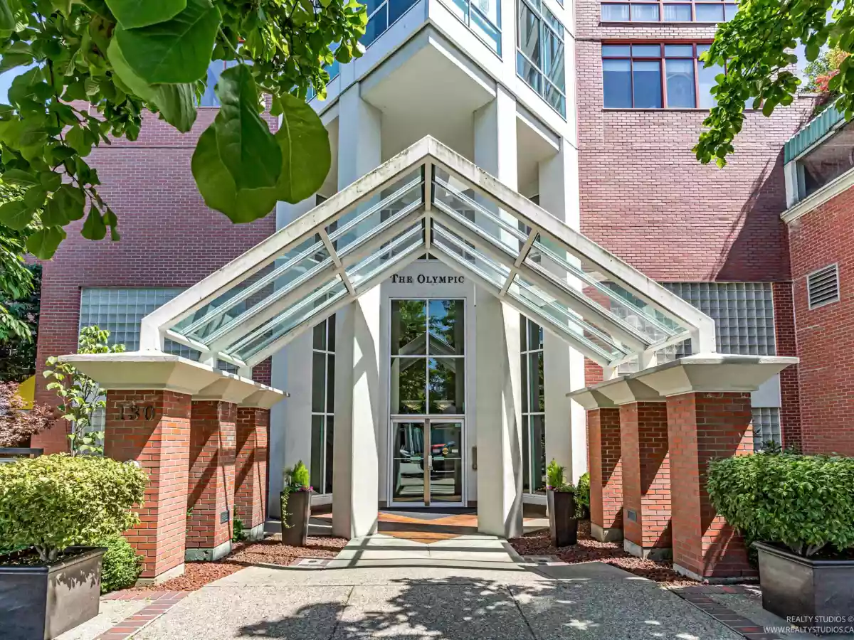 Outdoor Kitchen Photo of 903 130 E 2nd Street, North Vancouver, BC
