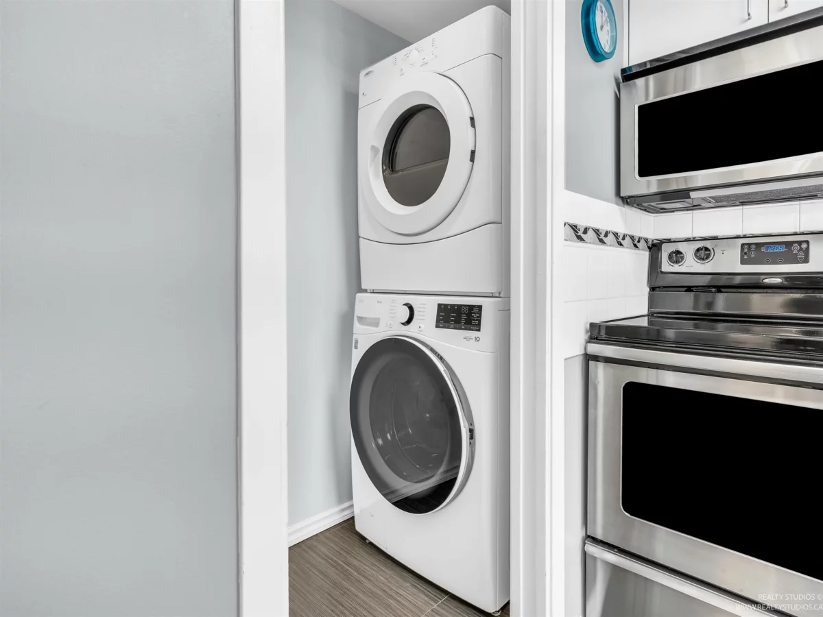 Powder Room Photo of 903 130 E 2nd Street, North Vancouver, BC