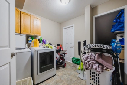 Kitchen Island Photo of 1 45821 Thomas Road, Chilliwack, BC