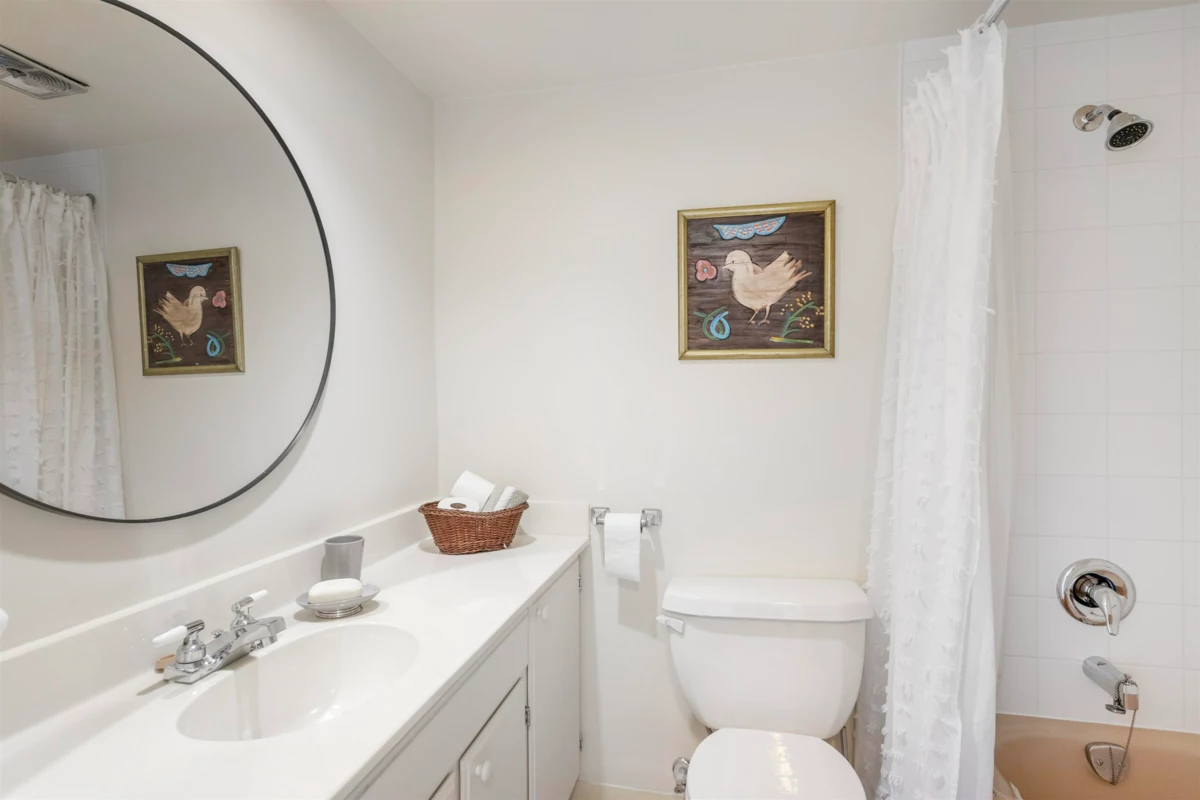 Basement Recreation Room Photo of 904 1850 Comox Street, Vancouver, BC