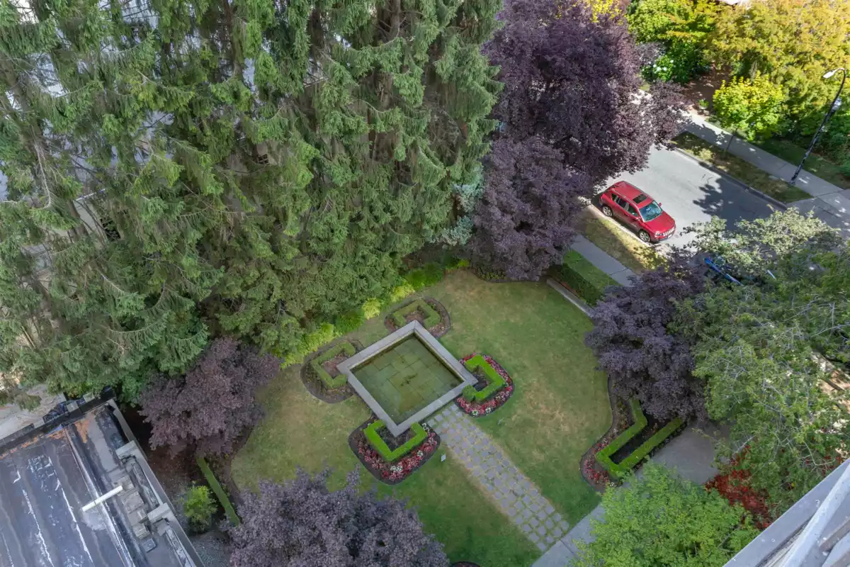 Laundry Room Photo of 904 1850 Comox Street, Vancouver, BC