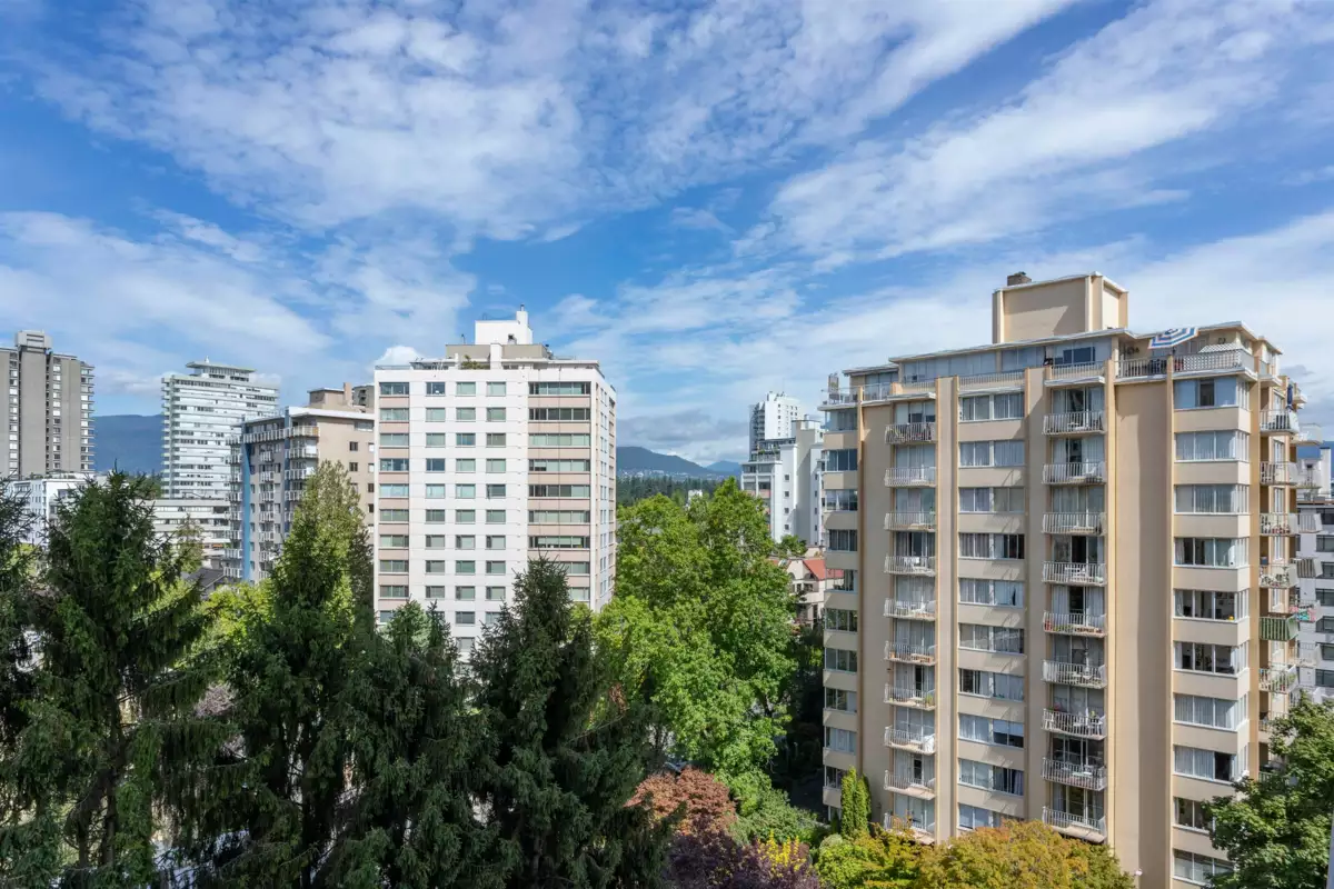 Living Room Photo of 904 1850 Comox Street, Vancouver, BC