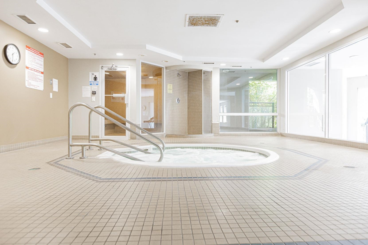 Bedroom 3 Photo of 1607 8460 Granville Avenue, Richmond, BC