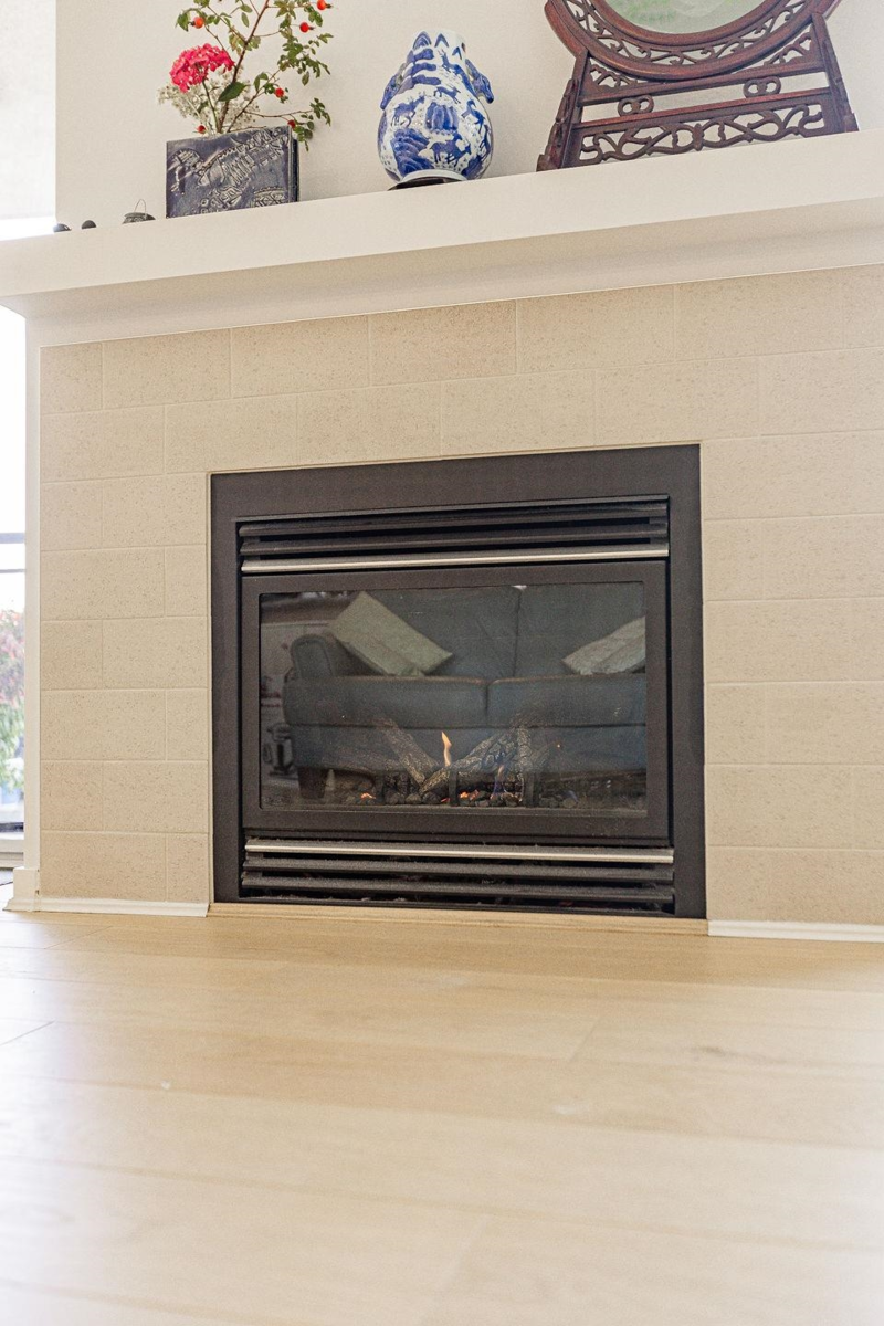 Breakfast Nook Photo of 1607 8460 Granville Avenue, Richmond, BC