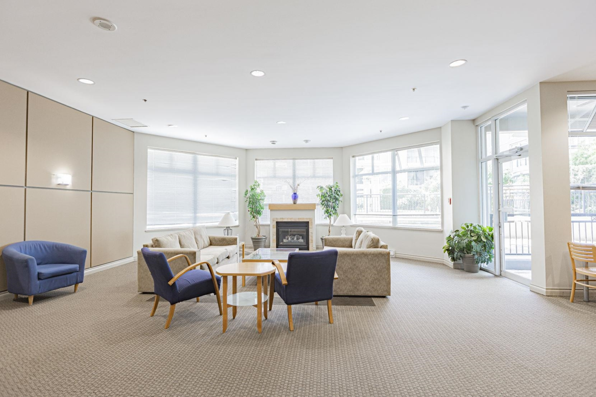 Family Room Photo of 1607 8460 Granville Avenue, Richmond, BC