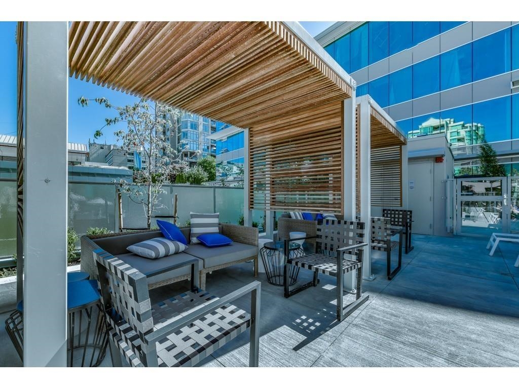 Entry Foyer Photo of 1401 112 E 13th Street, North Vancouver, BC